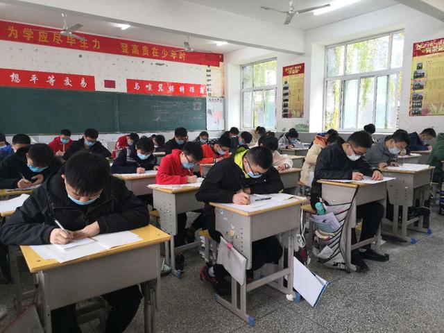 今天,开学!阜阳高三学子率先复课